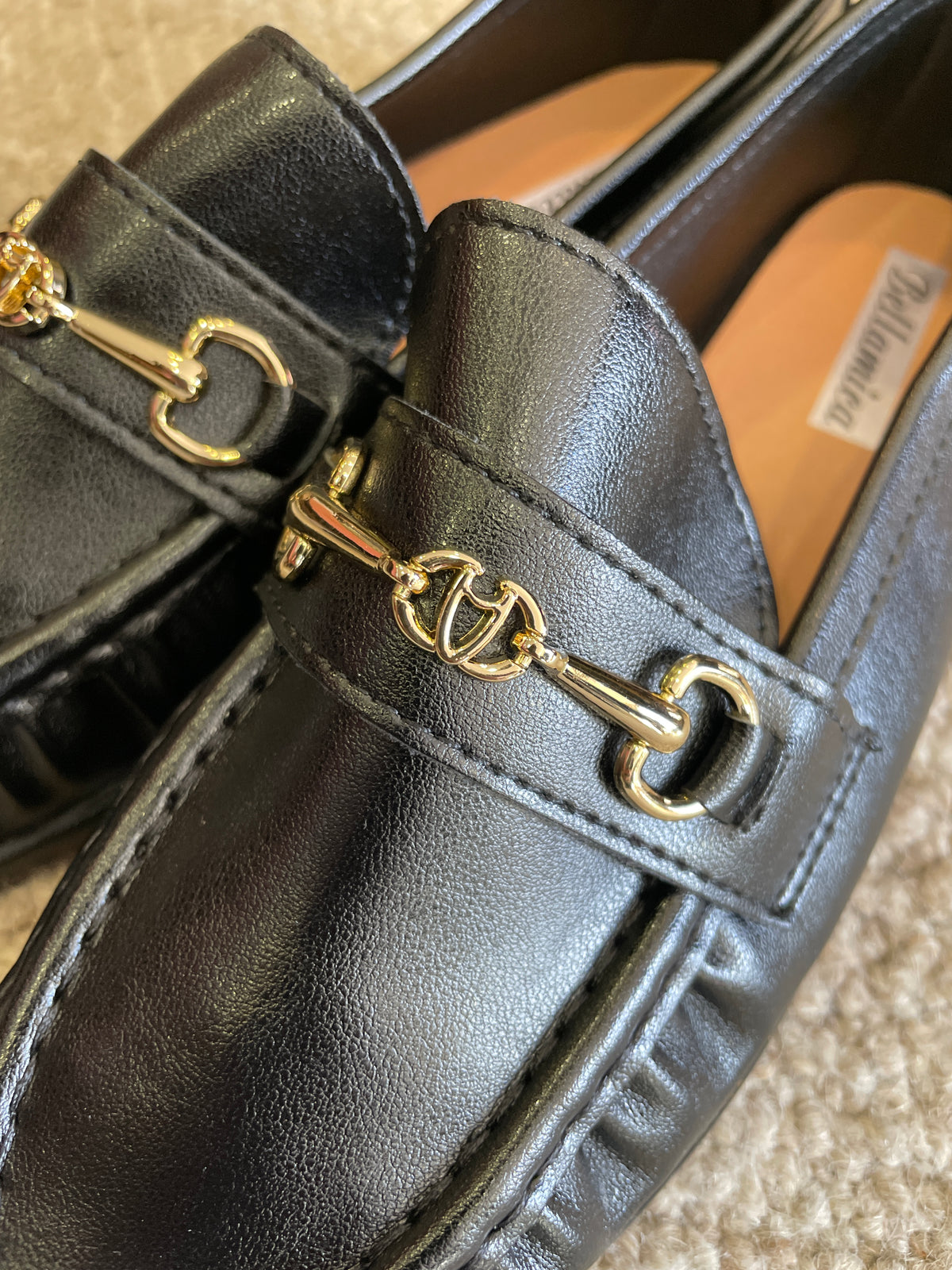 Mocassino in ecopelle nero con fibbia
