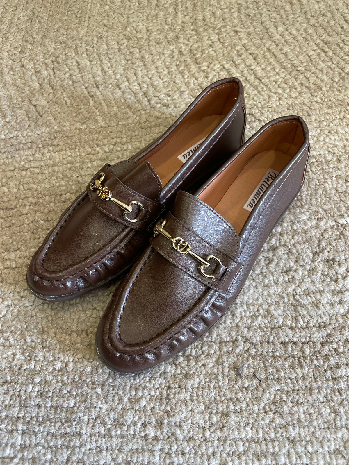 Mocassino in ecopelle marrone con fibbia