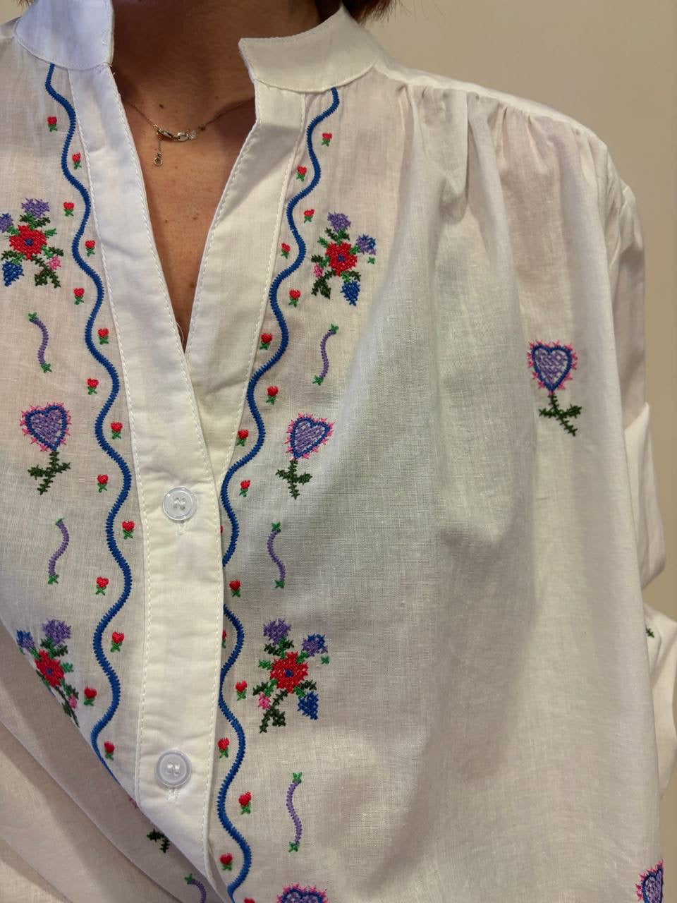 KONTATTO - Camicia in cotone con dettaglio ricami