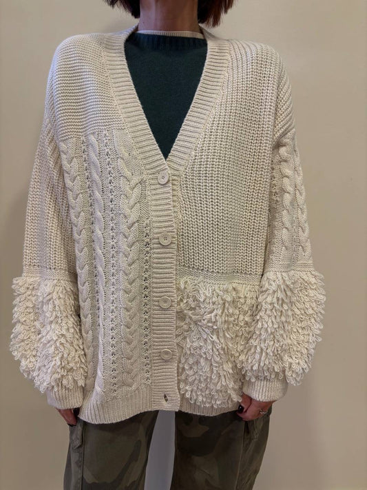 KAOS - Cardigan burro morbido con bottoni e dettaglio frange