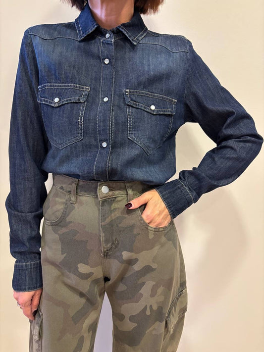 SOUVENIR - Camicia in denim slim fit con tasche frontali