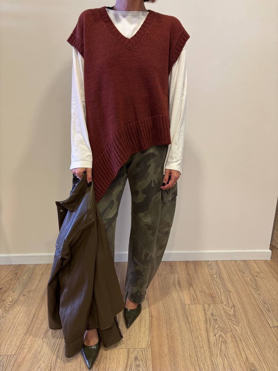 KONTATTO - Gilet in maglia trasversale con scollo a V - più colori