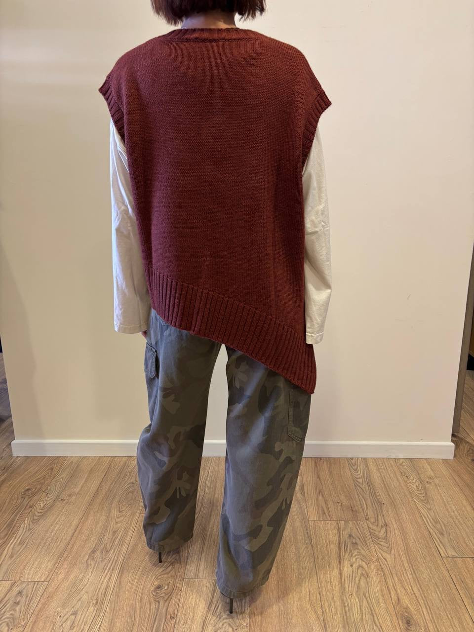 KONTATTO - Gilet in maglia trasversale con scollo a V - più colori