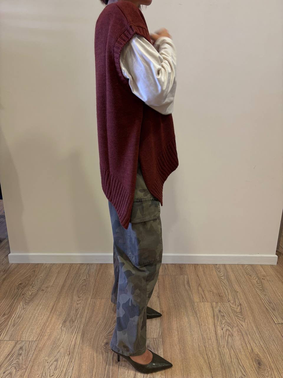KONTATTO - Gilet in maglia trasversale con scollo a V - più colori