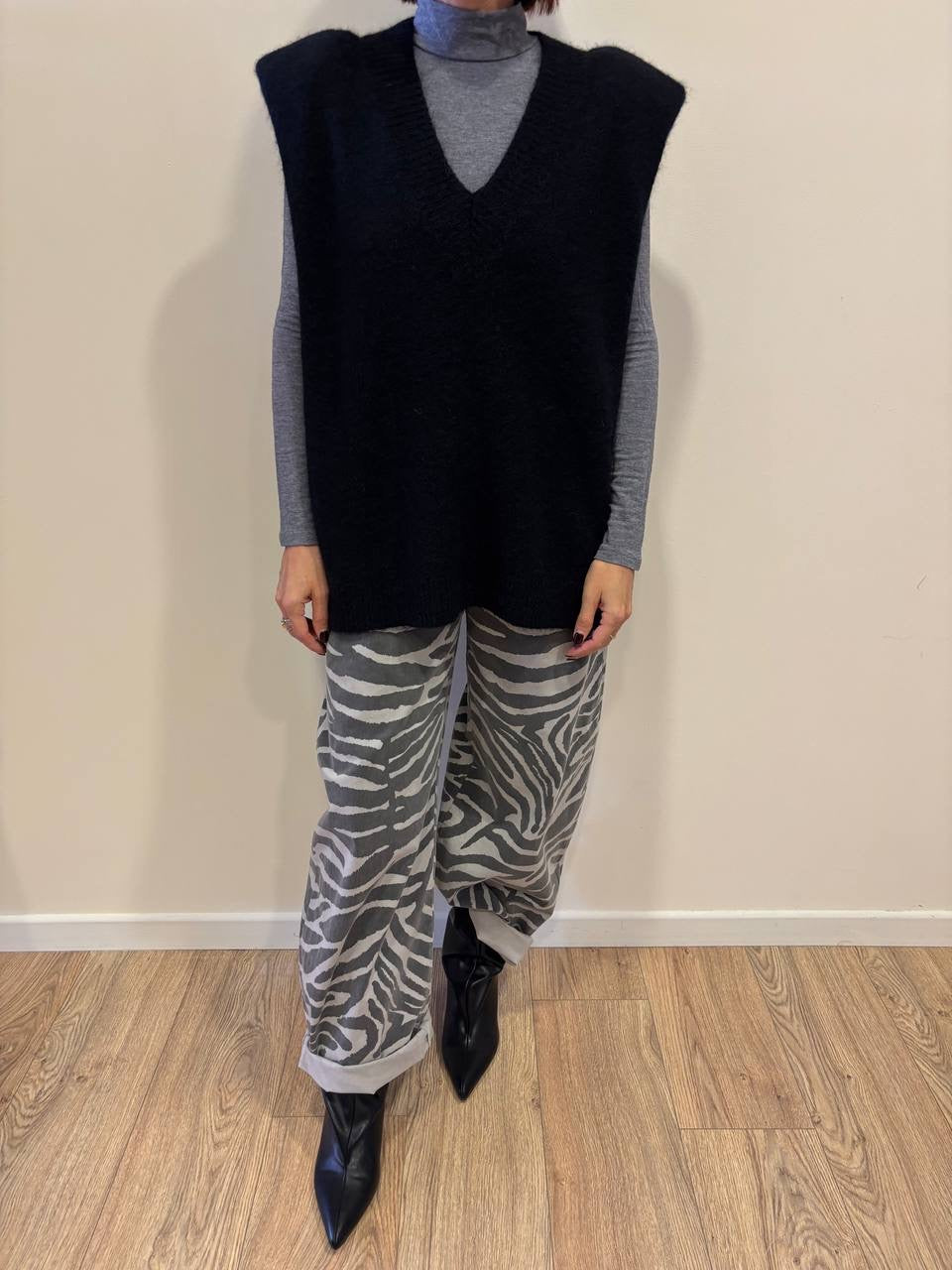 KAOS - Gilet con spalline e scollo a V color nero