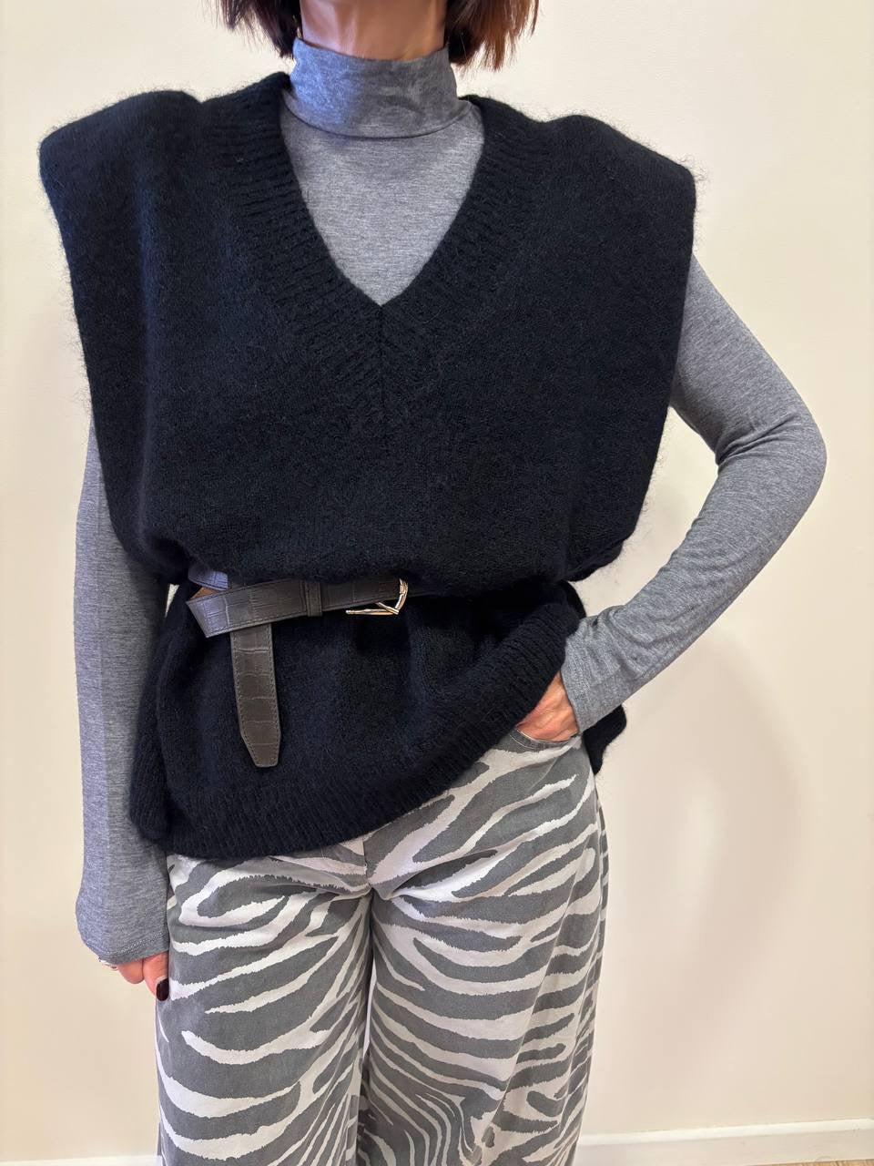 KAOS - Gilet con spalline e scollo a V color nero