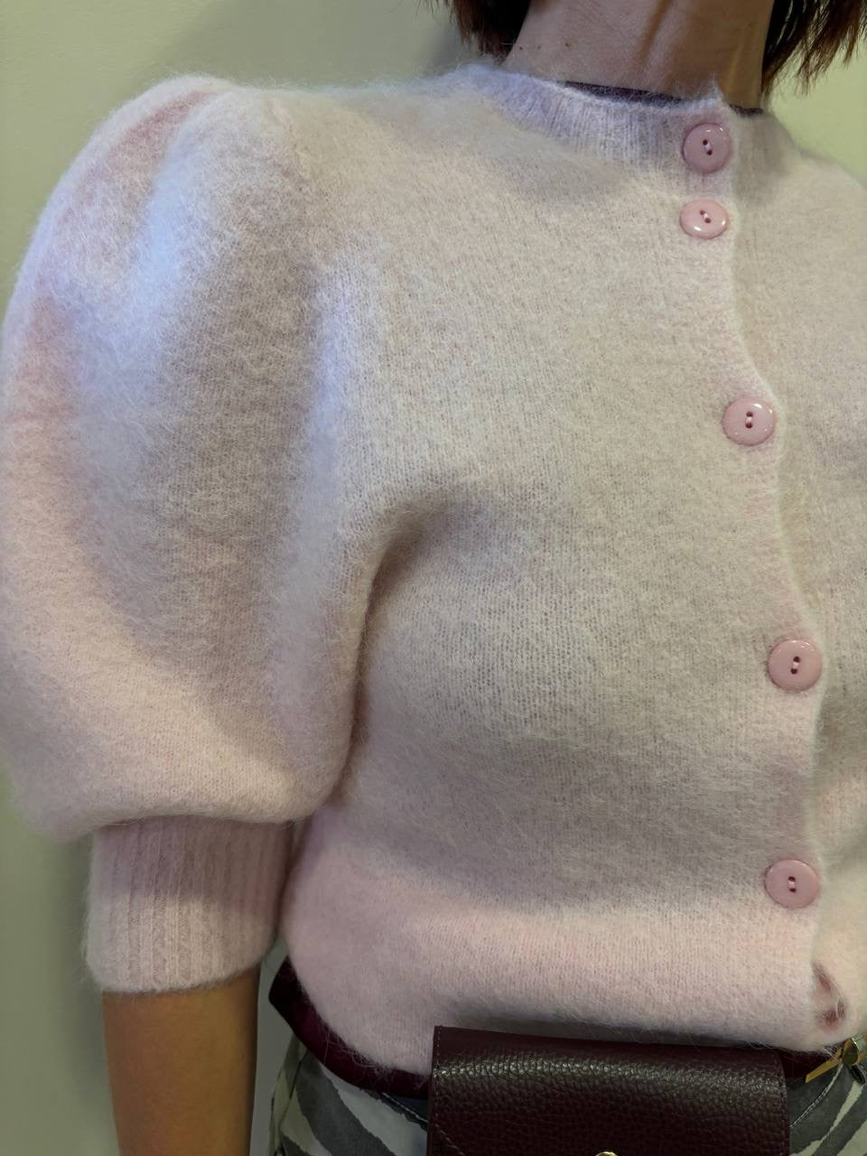 KONTATTO - Maglioncino in misto alpaca e lana con bottoni e 1/2 manica a palloncino color rosa