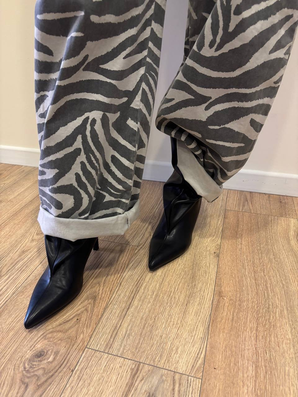 SUSY MIX - Pantalone barrel fit zebrato