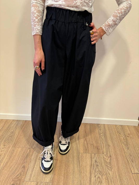 SOUVENIR - Pantalone nero in cotone barrel fit con elastico