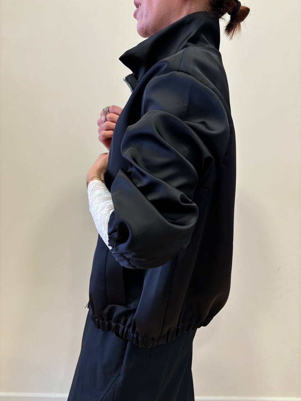 VICOLO - Bomber effetto raso nero con chiusura con zip