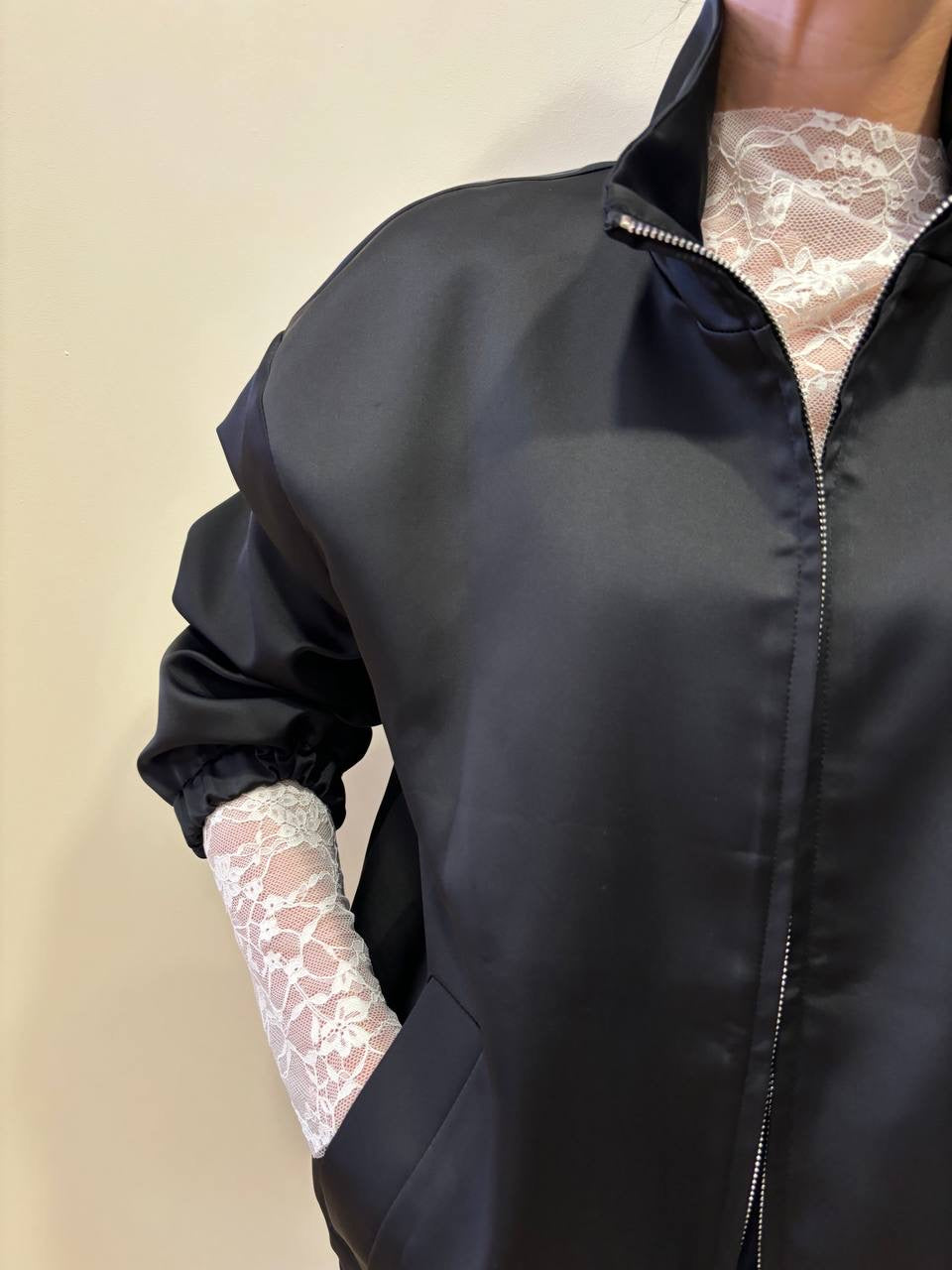 VICOLO - Bomber effetto raso nero con chiusura con zip