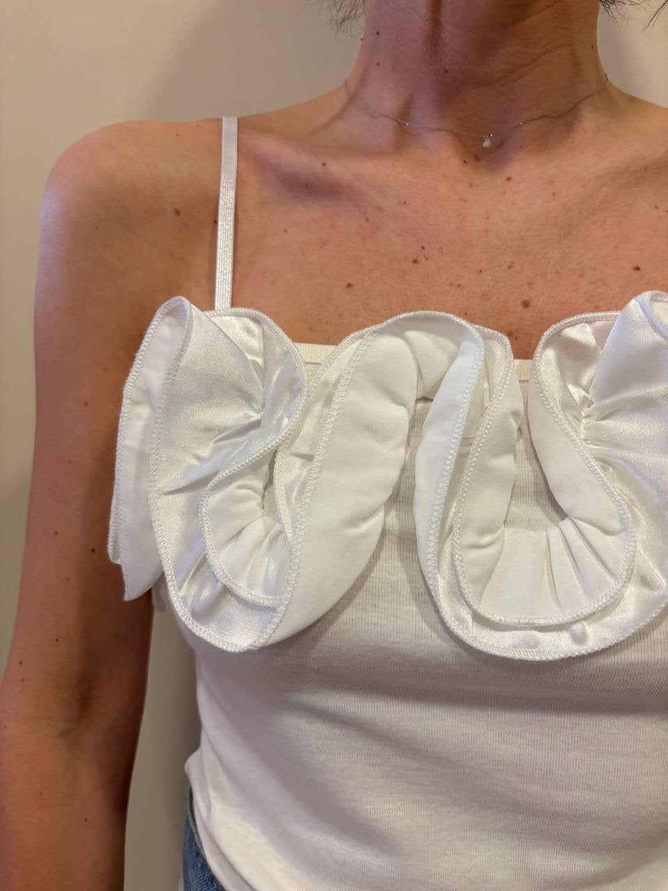 KONTATTO - Body bianco con dettaglio rouges e spalline sottili