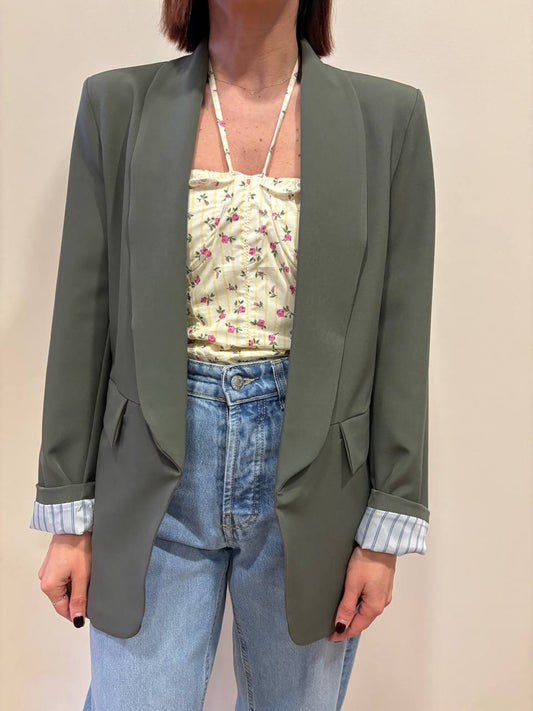 KONTATTO - Giacca verde militare aperta con lancia pronunciata