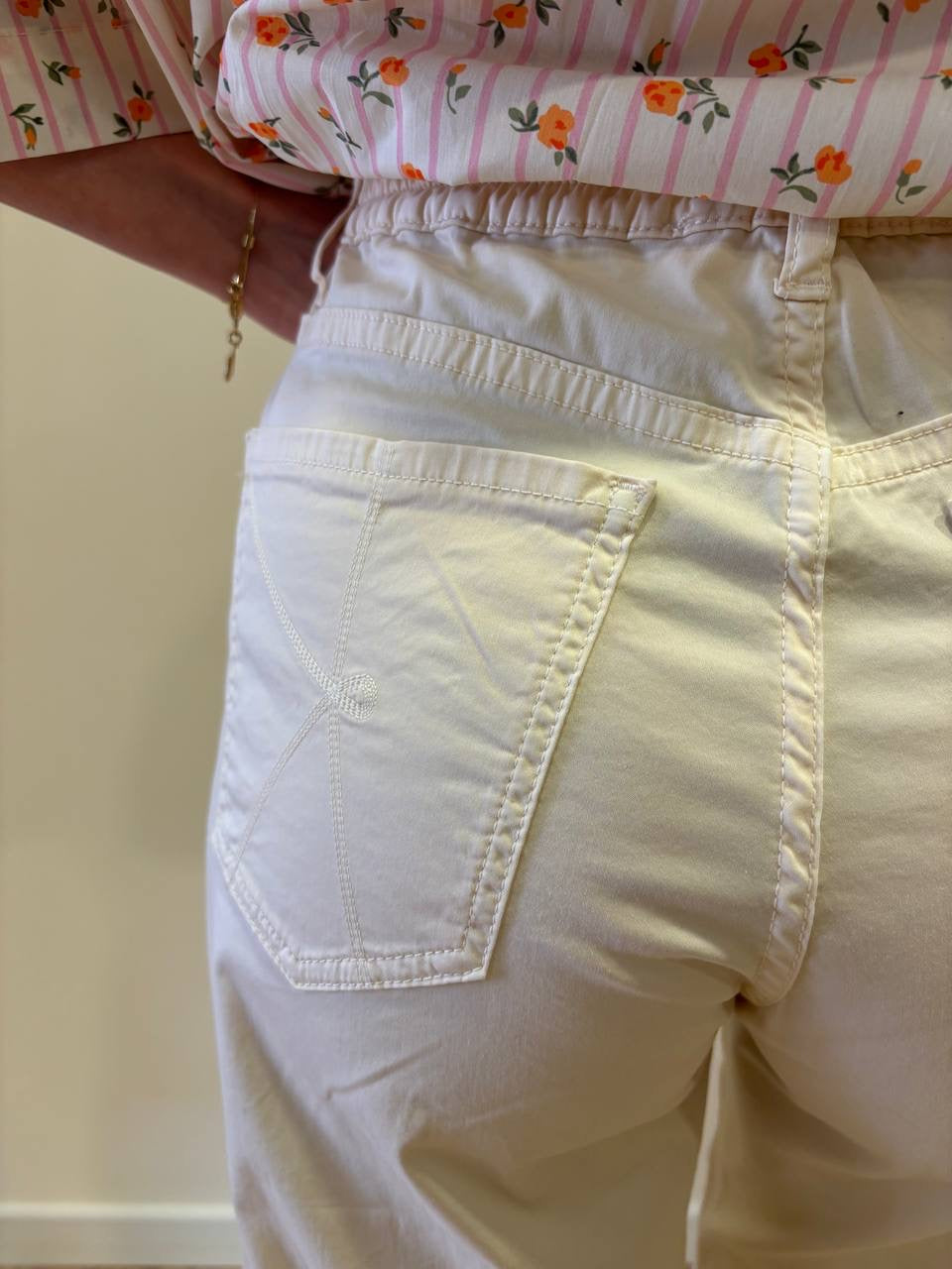 KAOS - Pantalone chino in cotone color vaniglia con elastico