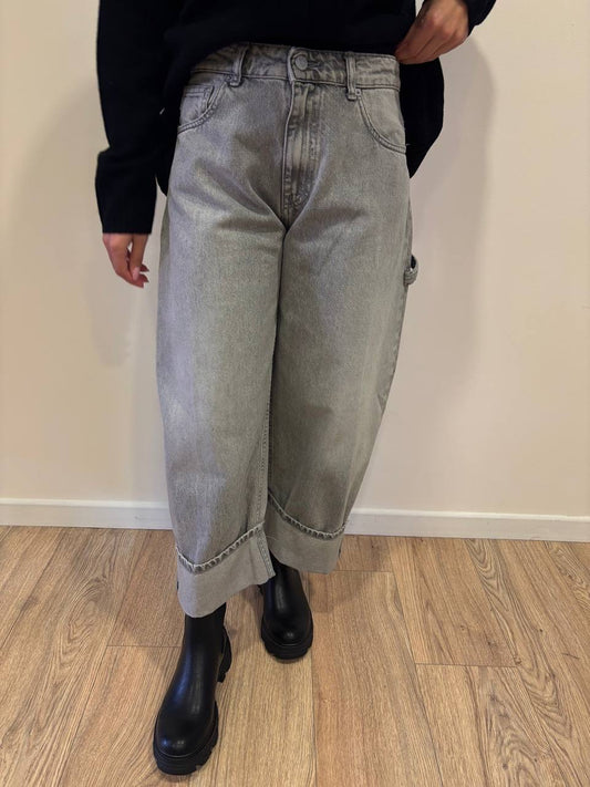 VICOLO - Jeans Kuma grigio barrel fit con martingale e risvolto