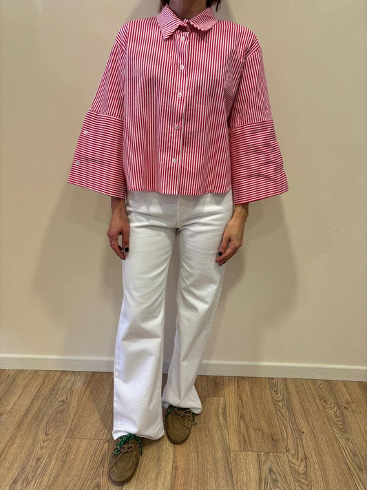 Camicia in cotone a righe bianche e rosse a scatoletta con maniche a campana