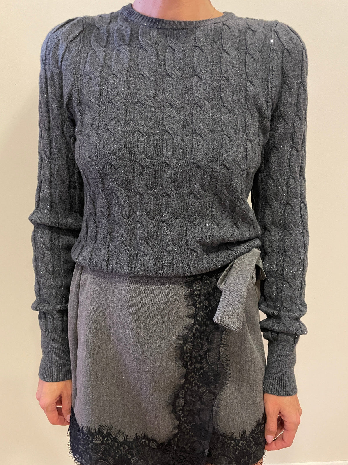 KAOS - Maglioncino a trecce grigio antracite con micro lucette