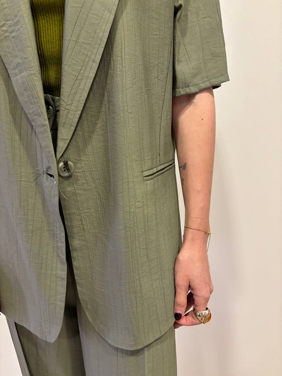 HAVEONE - Giacca a mezza manica a un bottone goffrata verde militare