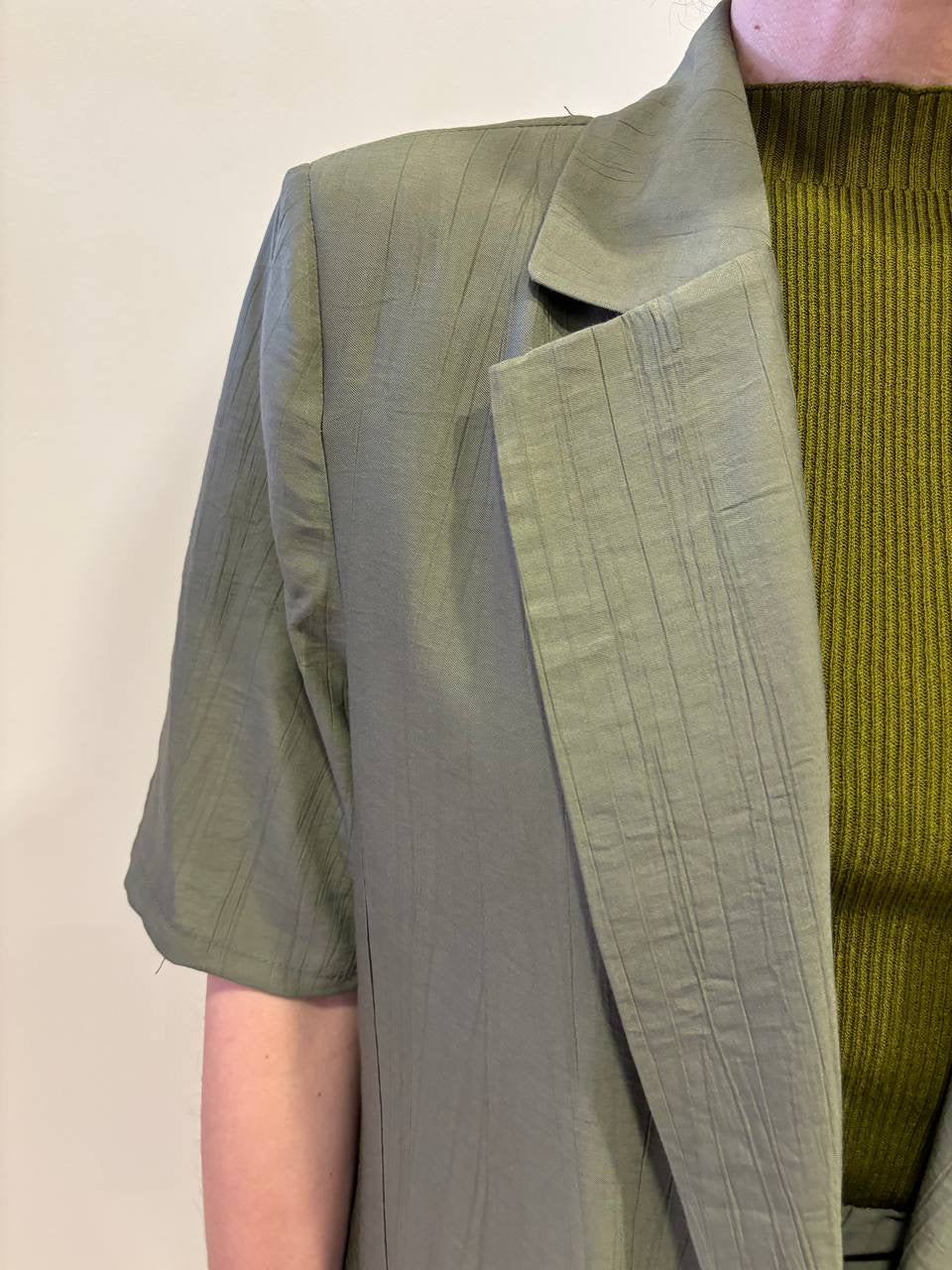 HAVEONE - Giacca a mezza manica a un bottone goffrata verde militare