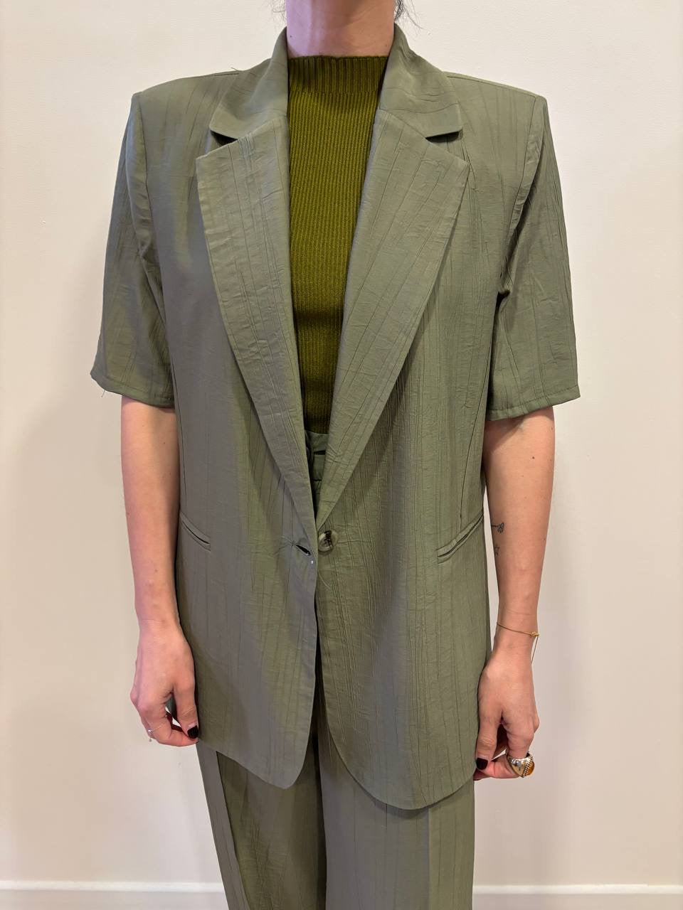 HAVEONE - Giacca a mezza manica a un bottone goffrata verde militare