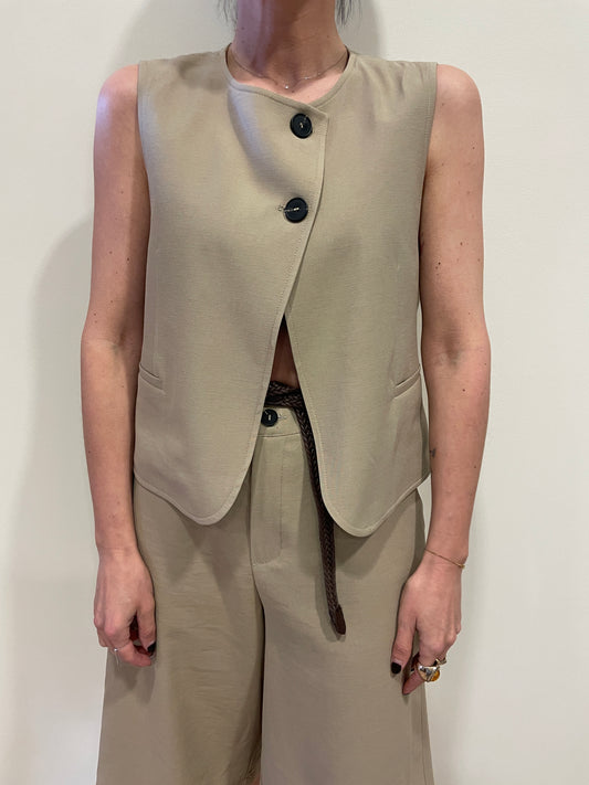 HAVEONE - Gilet beige con bottoni trasversali e tasche a filetto
