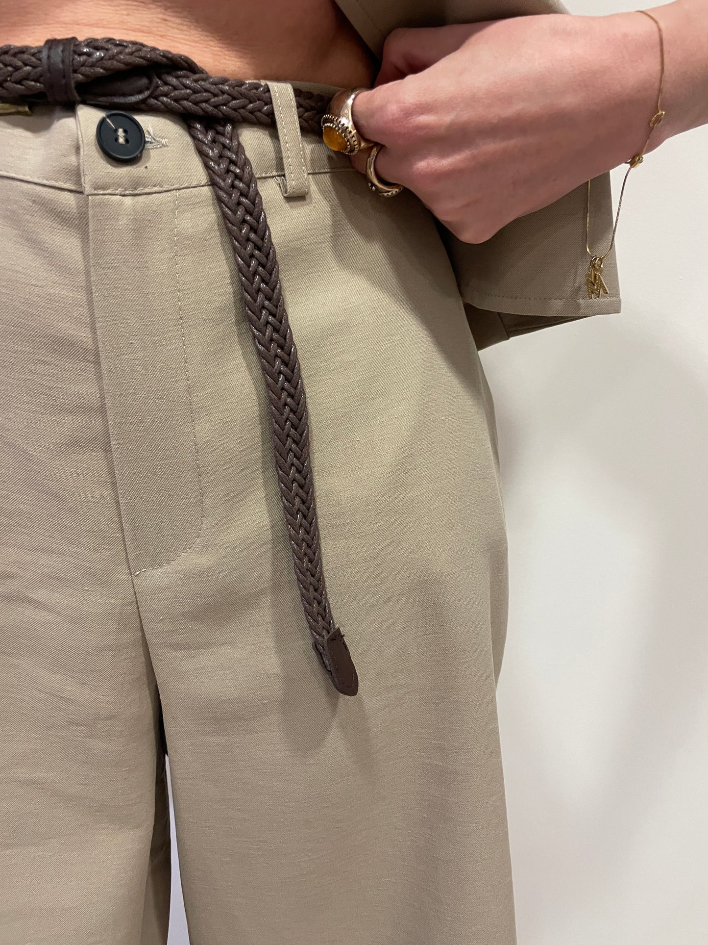 HAVEONE - Bermuda beige al ginocchio con cintura
