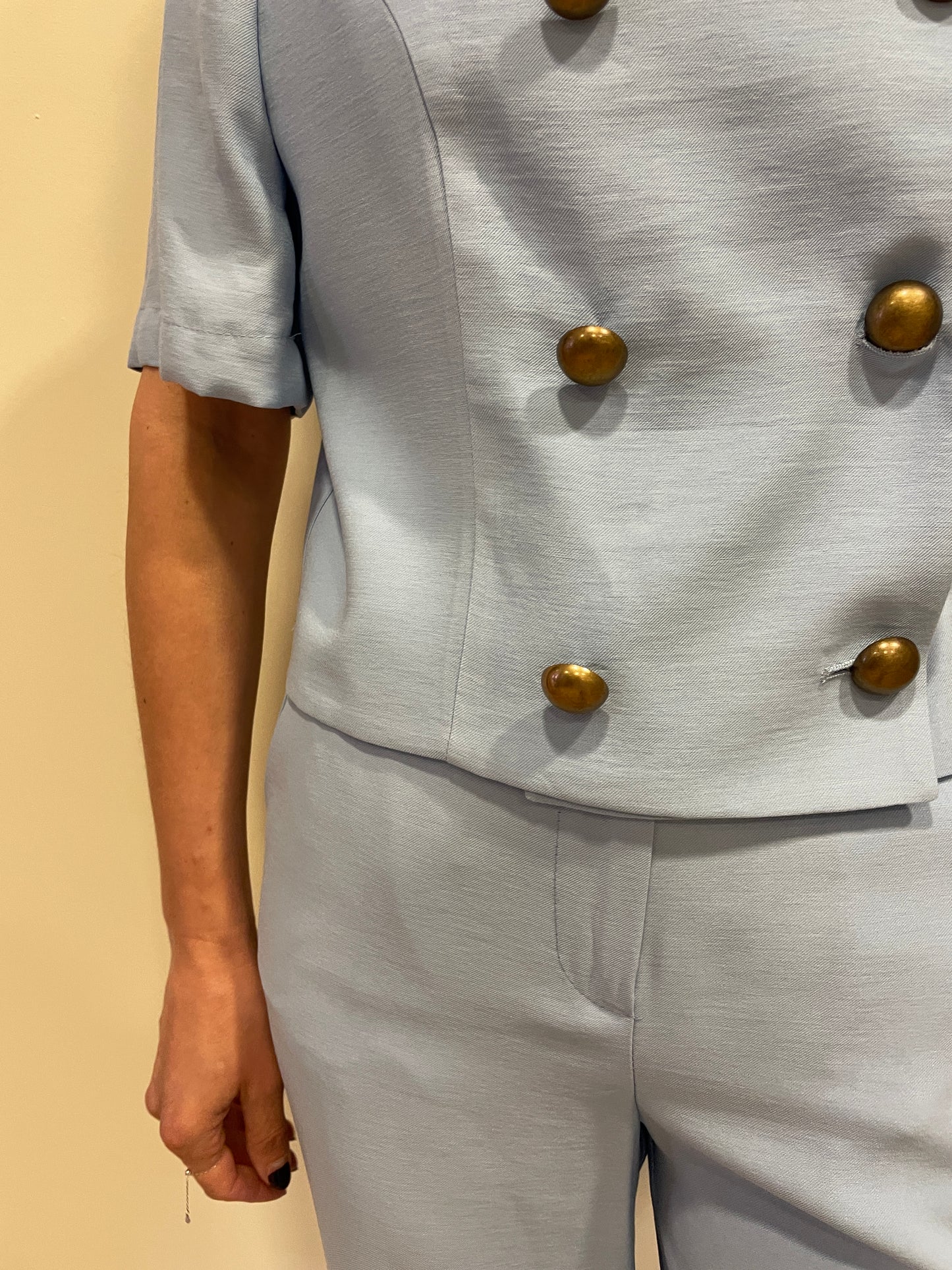 HAVEONE - Giacca corta azzurra a mezza manica a doppiopetto