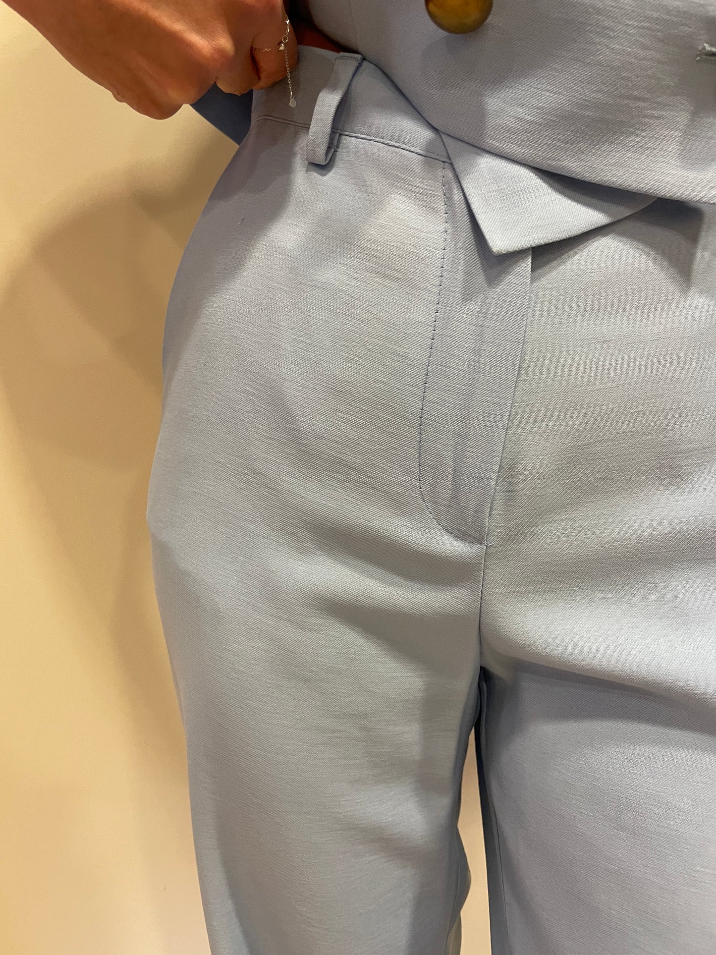 HAVEONE - Pantalone azzurro a palazzo dritto con bottone bronzo