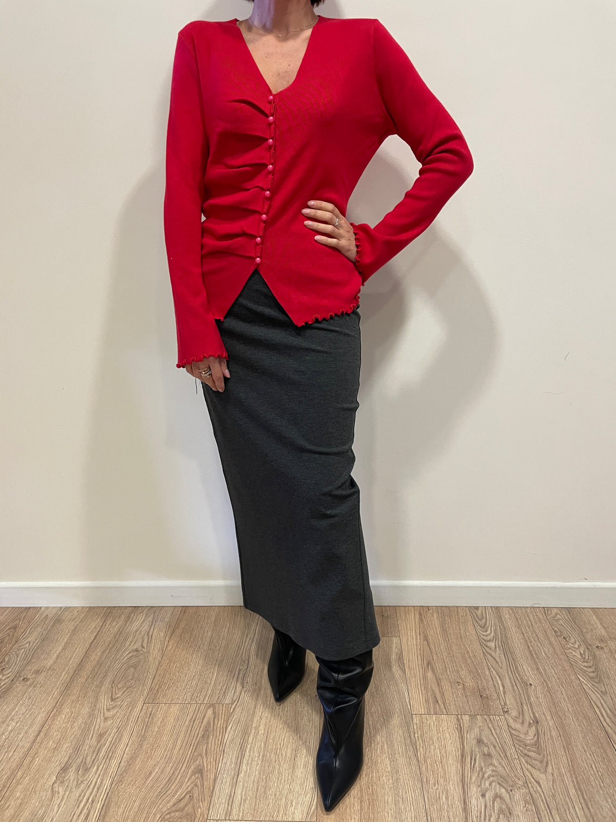 HAVEONE - Maglia in misto viscosa con scollo a V e bottoncini finti color rosso