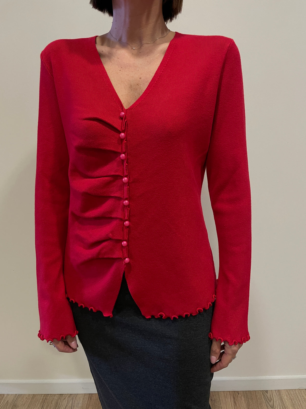 HAVEONE - Maglia in misto viscosa con scollo a V e bottoncini finti color rosso