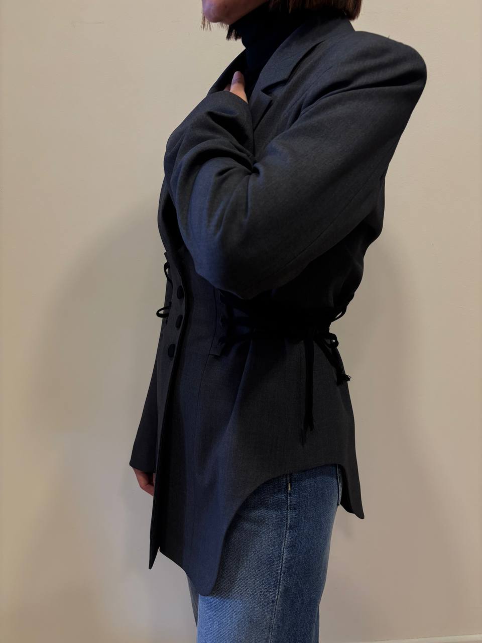 VICOLO - Blazer con bottoni e laccetti regolabili laterali in nero color grigio
