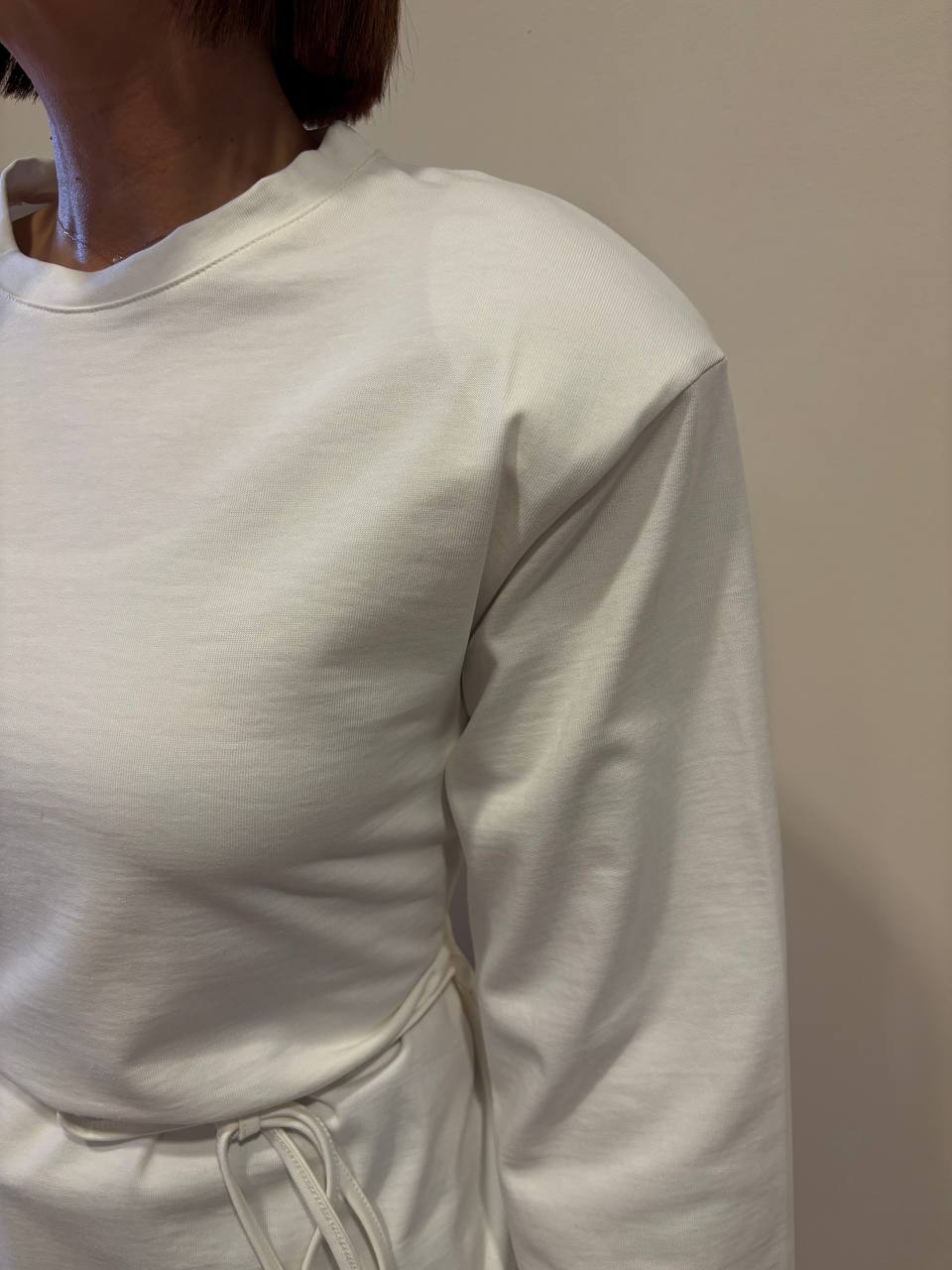 VICOLO - Maglia in cotone con spalle rinforzate, laccio posteriore regolabile e maniche ampie color bianco - più varianti
