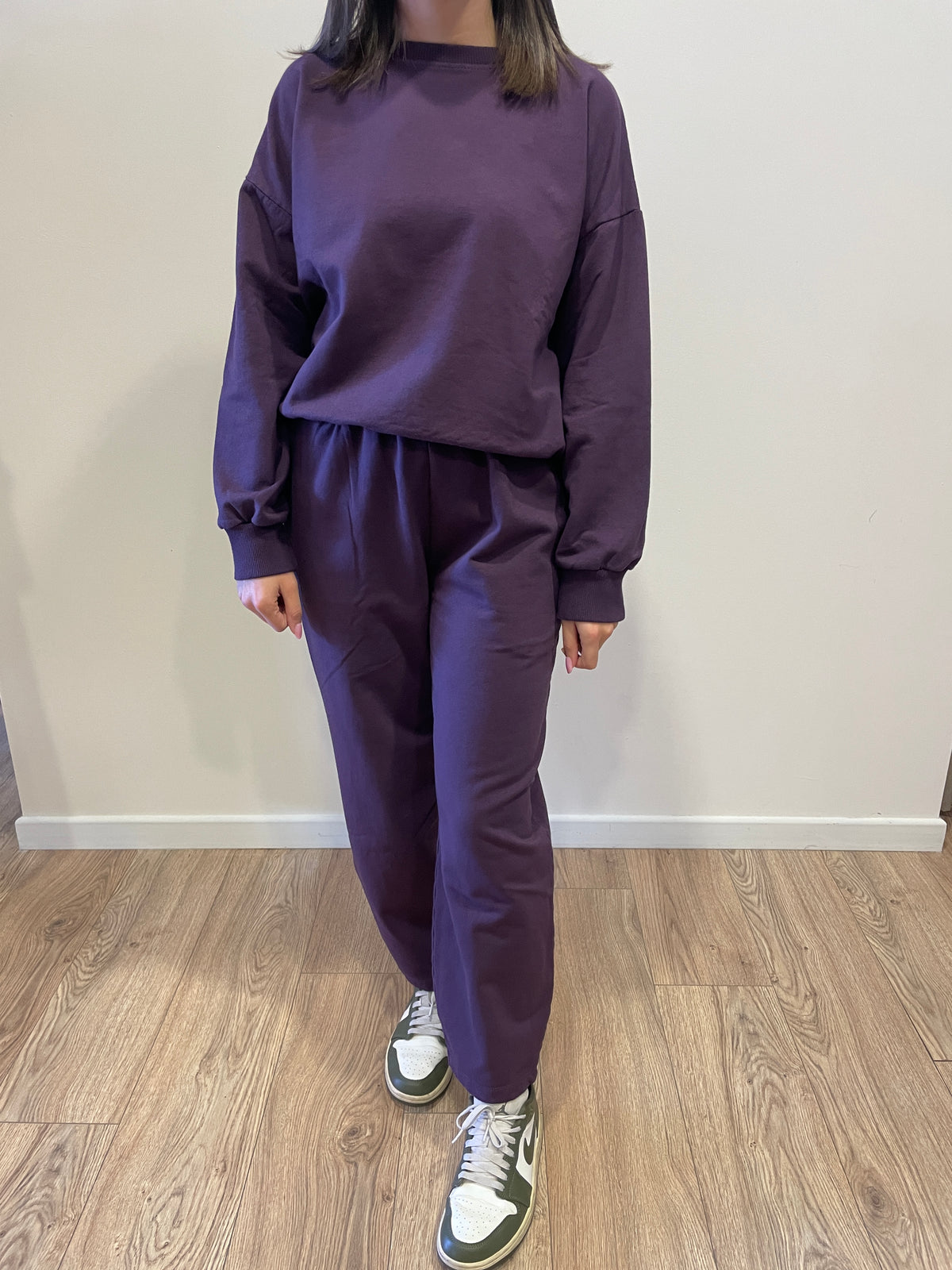 SUSY MIX - Tuta in misto cotone con felpa girocollo a scatola e pantaloni barrel color vino