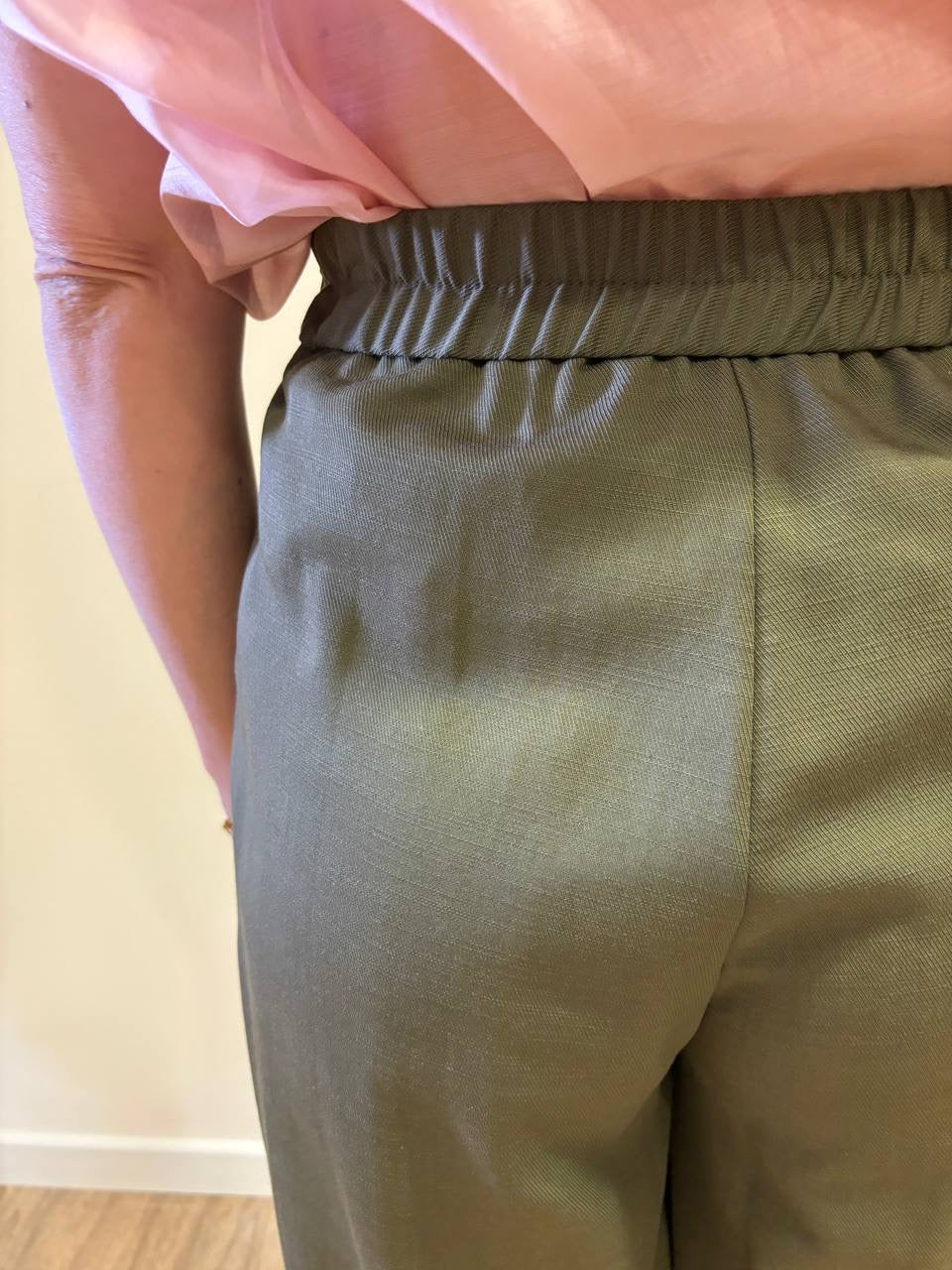 KAOS - Pantalone a palazzo verde militare con pinces ed elastico