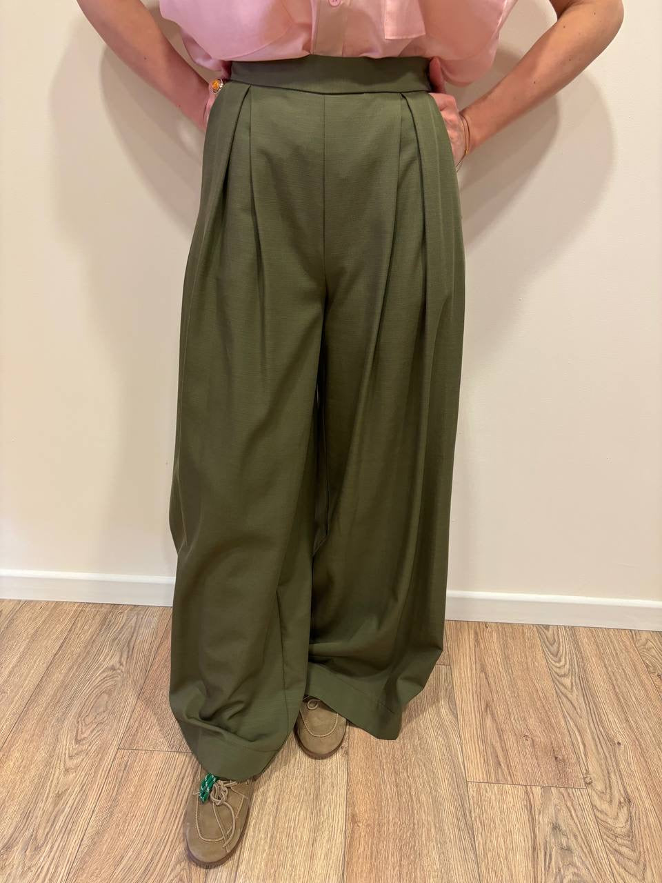 KAOS - Pantalone a palazzo verde militare con pinces ed elastico