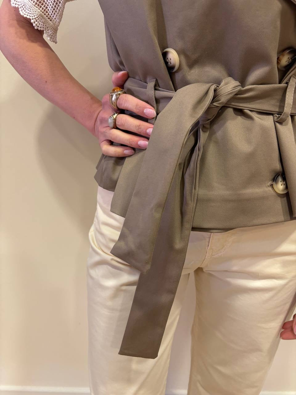 HAVEONE - Trench smanicato a doppiopetto con cintura