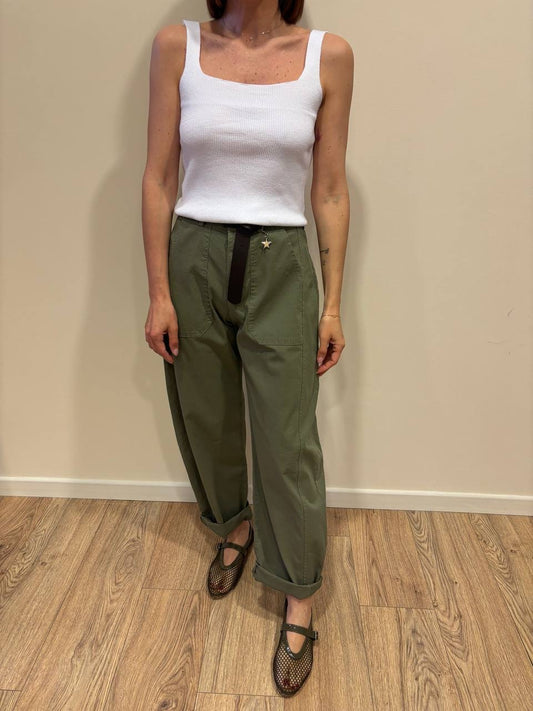 SUSY MIX - Pantalone barrel fit in cotone con cintura color verde militare
