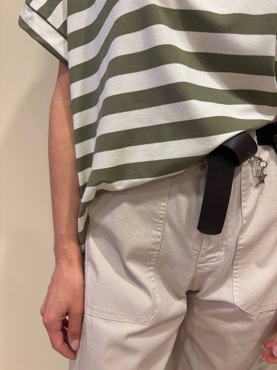 SUSY MIX - Pantalone barrel fit in cotone con cintura color sabbia