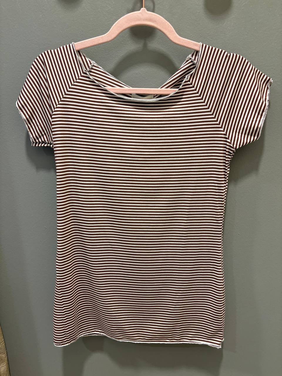 SUSY MIX - T-shirt in figura a righe con scollo a barchetta morbido - più colori