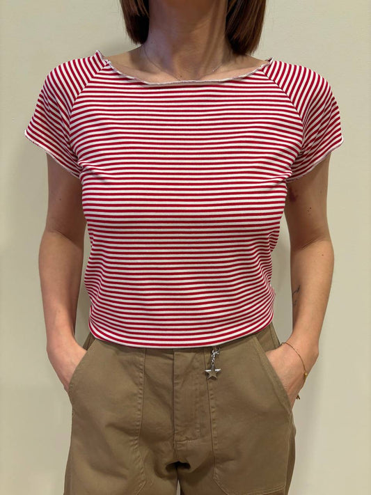 SUSY MIX - T-shirt in figura a righe con scollo a barchetta morbido - più colori