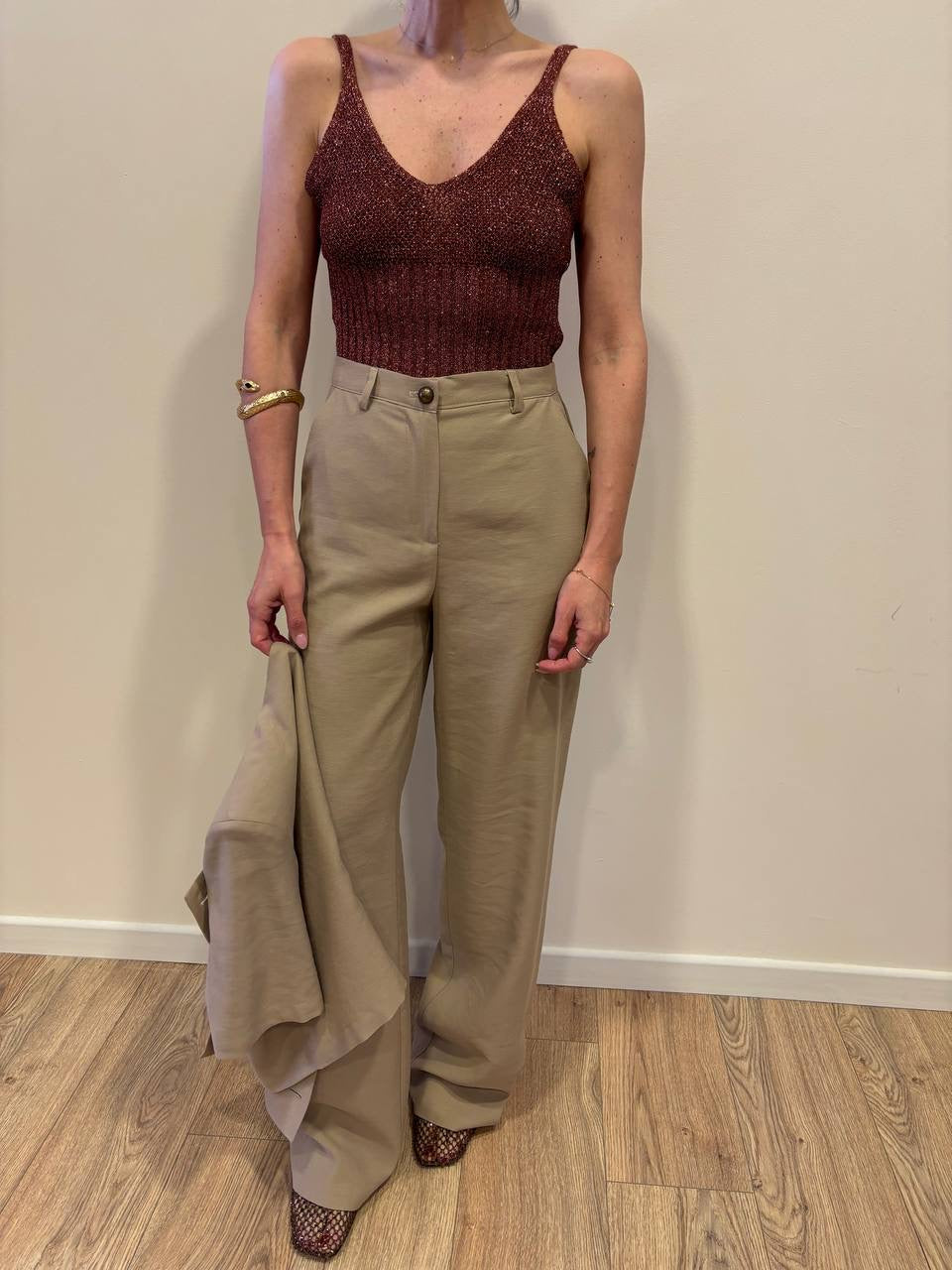 KAOS - Top in lurex color ruggine con scollo a V ampio