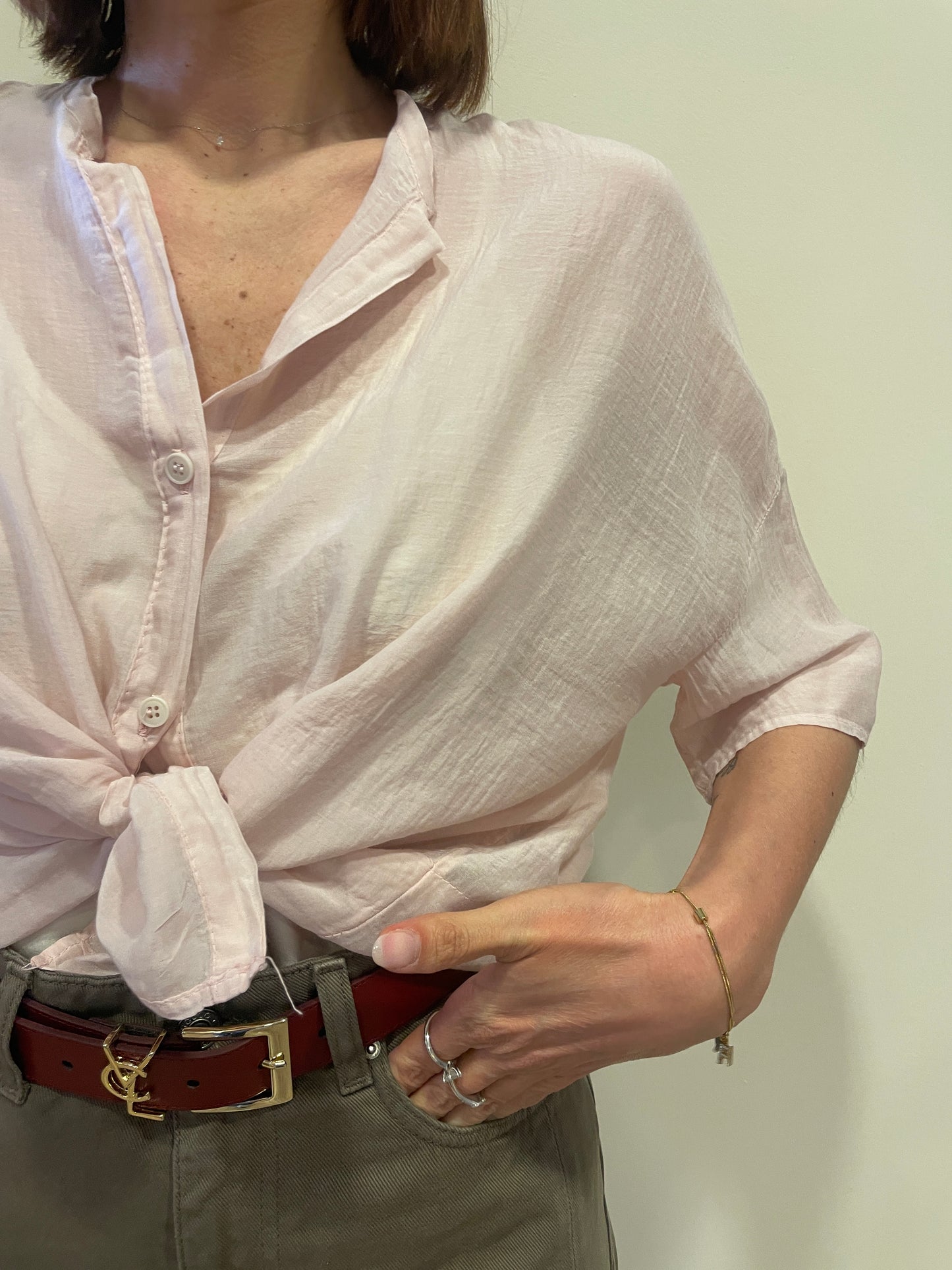 VICOLO - Camicia in mussola di cotone con nodo - più colori
