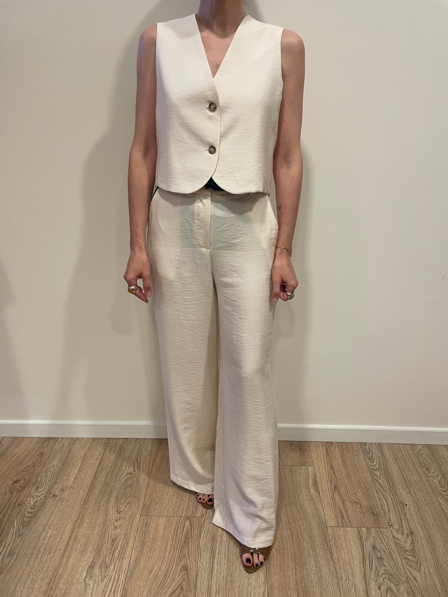 HAVEONE - Gilet crop beige a due bottoni