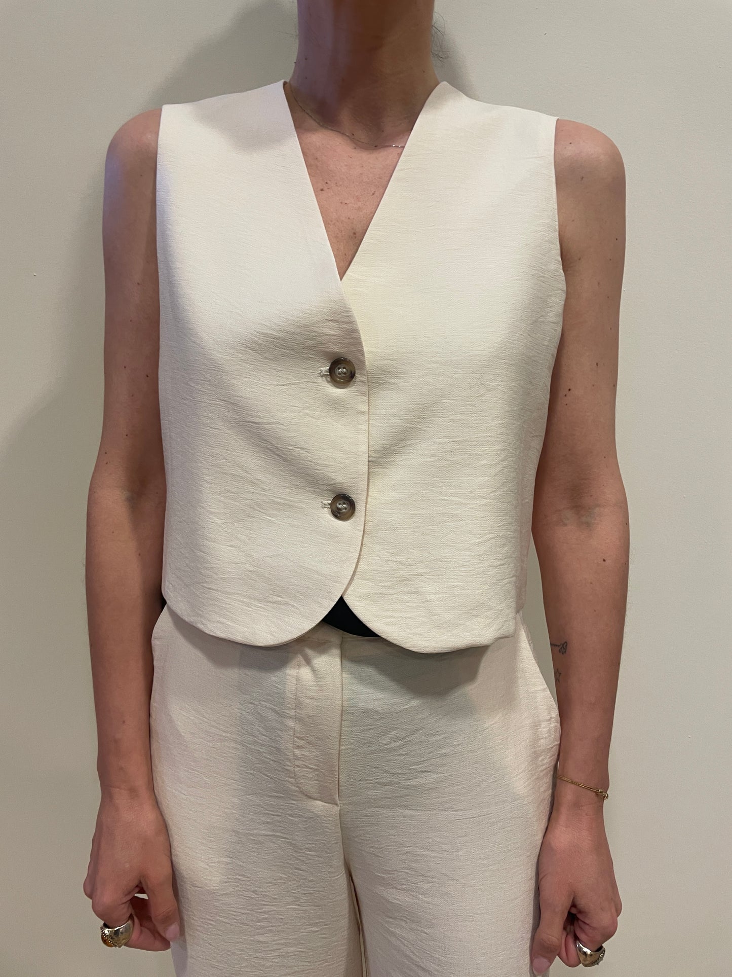 HAVEONE - Gilet crop beige a due bottoni