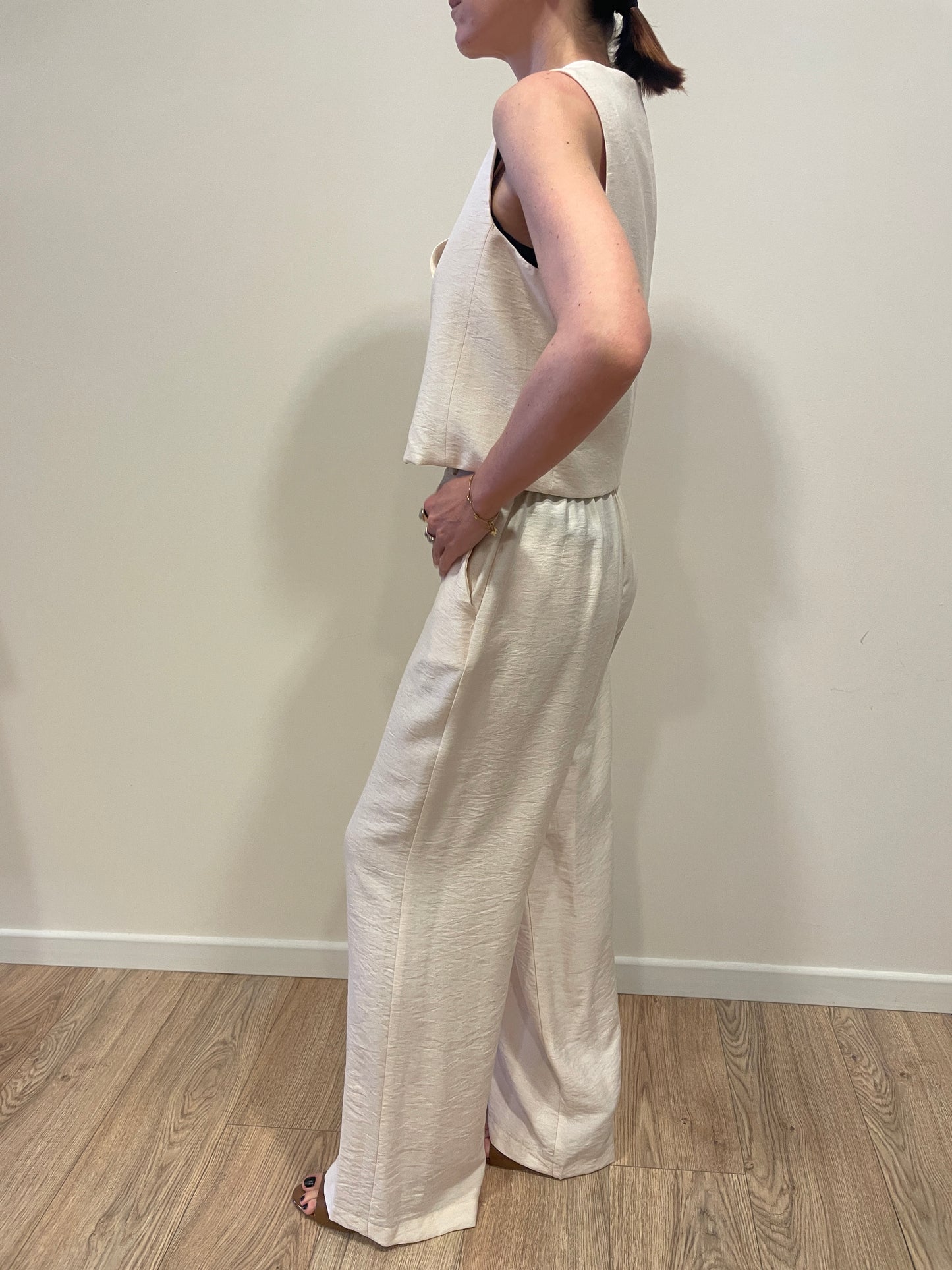 HAVEONE - Gilet crop beige a due bottoni