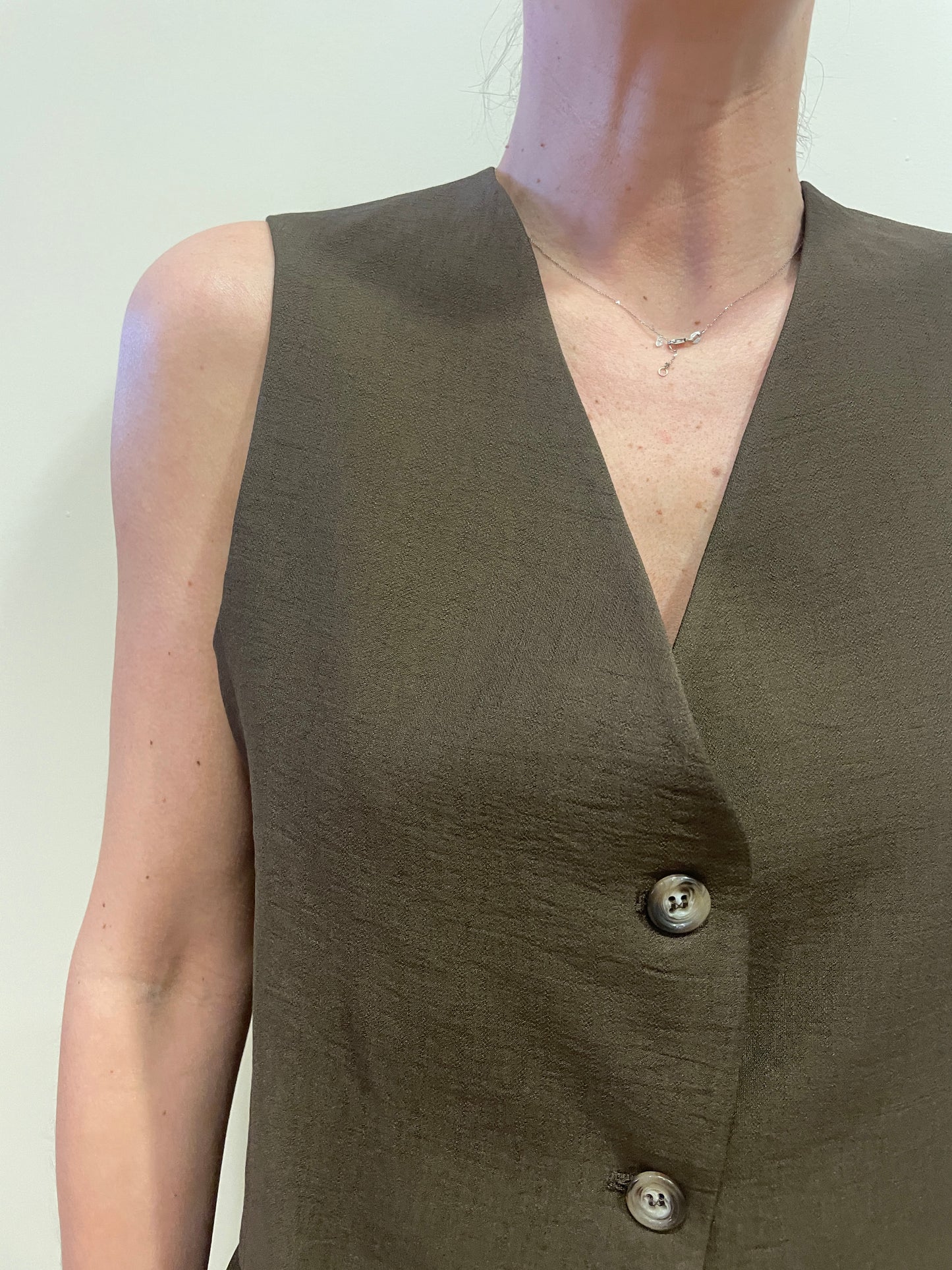 HAVEONE - Gilet crop moro a due bottoni