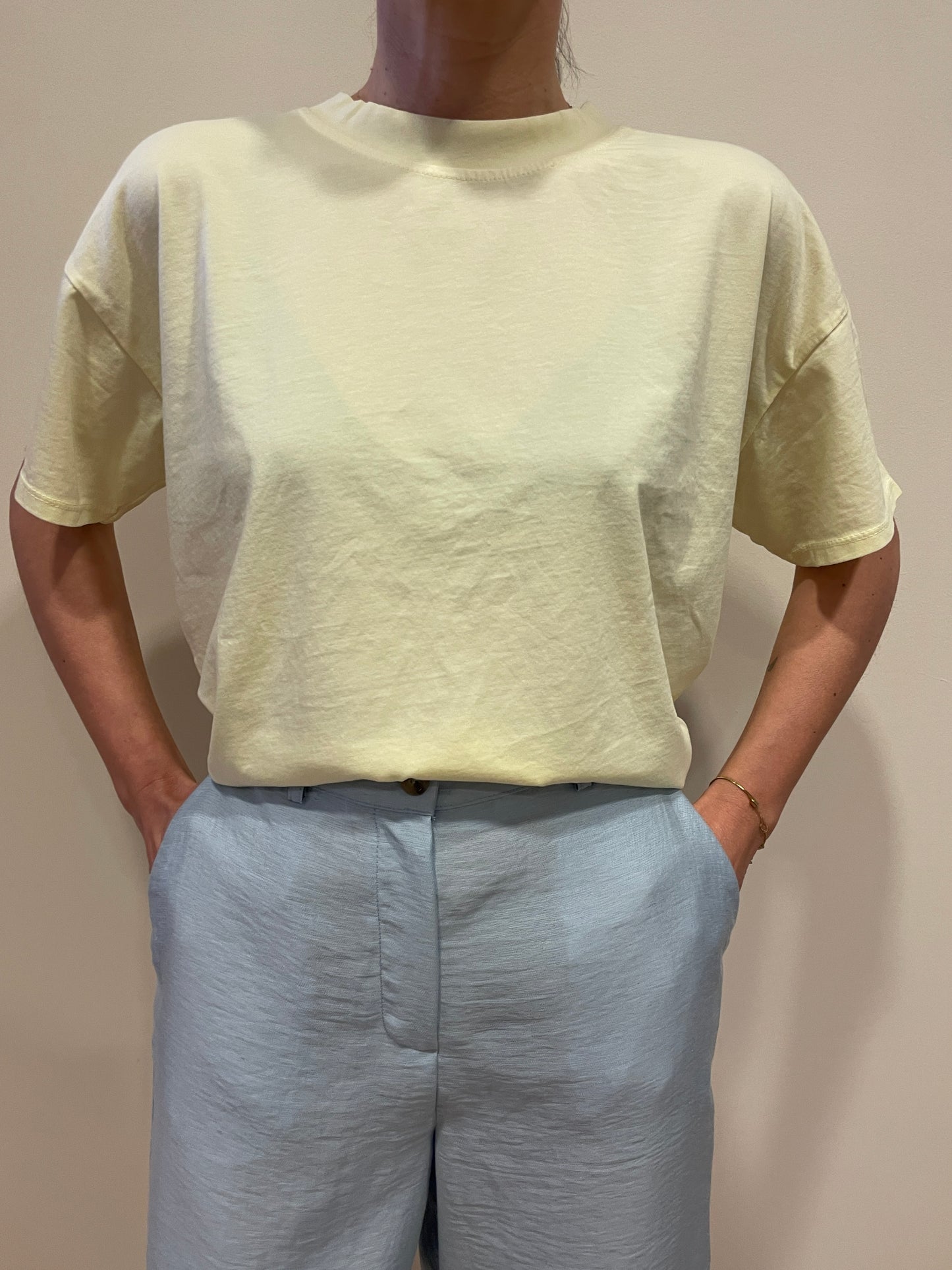 SUSY MIX - T-shirt a scatoletta in cotone a tinta unita - più colori