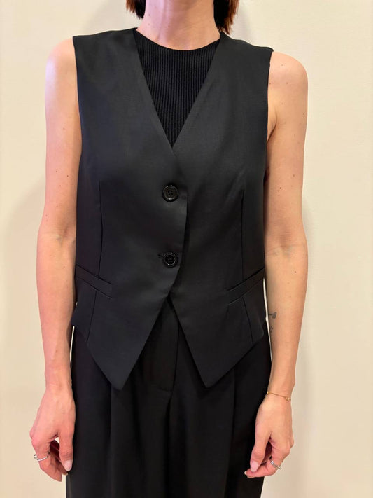 VICOLO - Gilet in lyocell a due bottoni con arricciatura sul retro color nero