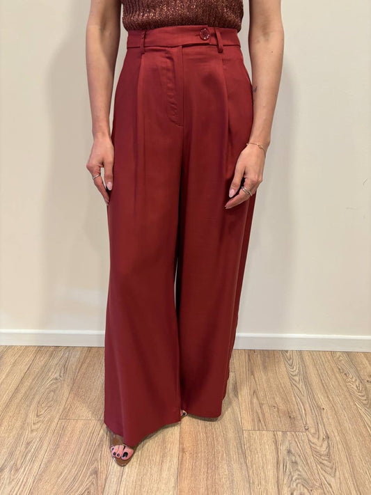 VICOLO - Pantalone in lyocell a palazzo con pinces color india