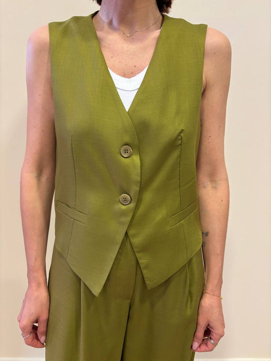 VICOLO - Gilet in lyocell a due bottoni con arricciatura sul retro color pistacchio